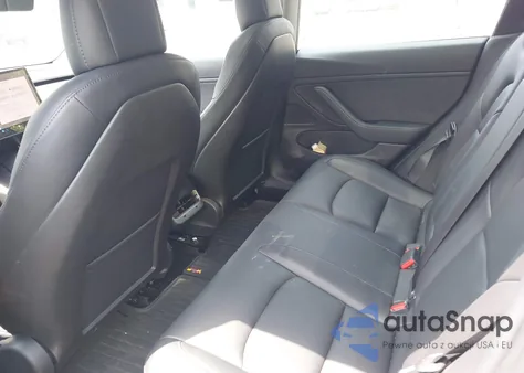 2018 Tesla Model 3 Long Range/Mid Range z USA, uszkodzony, nr VIN 5YJ3E1EA4JF166045